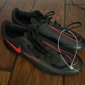 Men’s 7.5 Adidas phantom GT soccer cleats